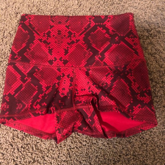 lululemon athletica Pants - Lululemon Red Python In Movement Shorts Size 2